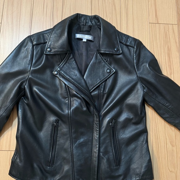 Leather jacket women’s Medium. - Picture 6 of 8